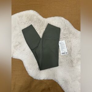 NWT Lululemon Wunder Train HR 25” in Gray Sage - US 4